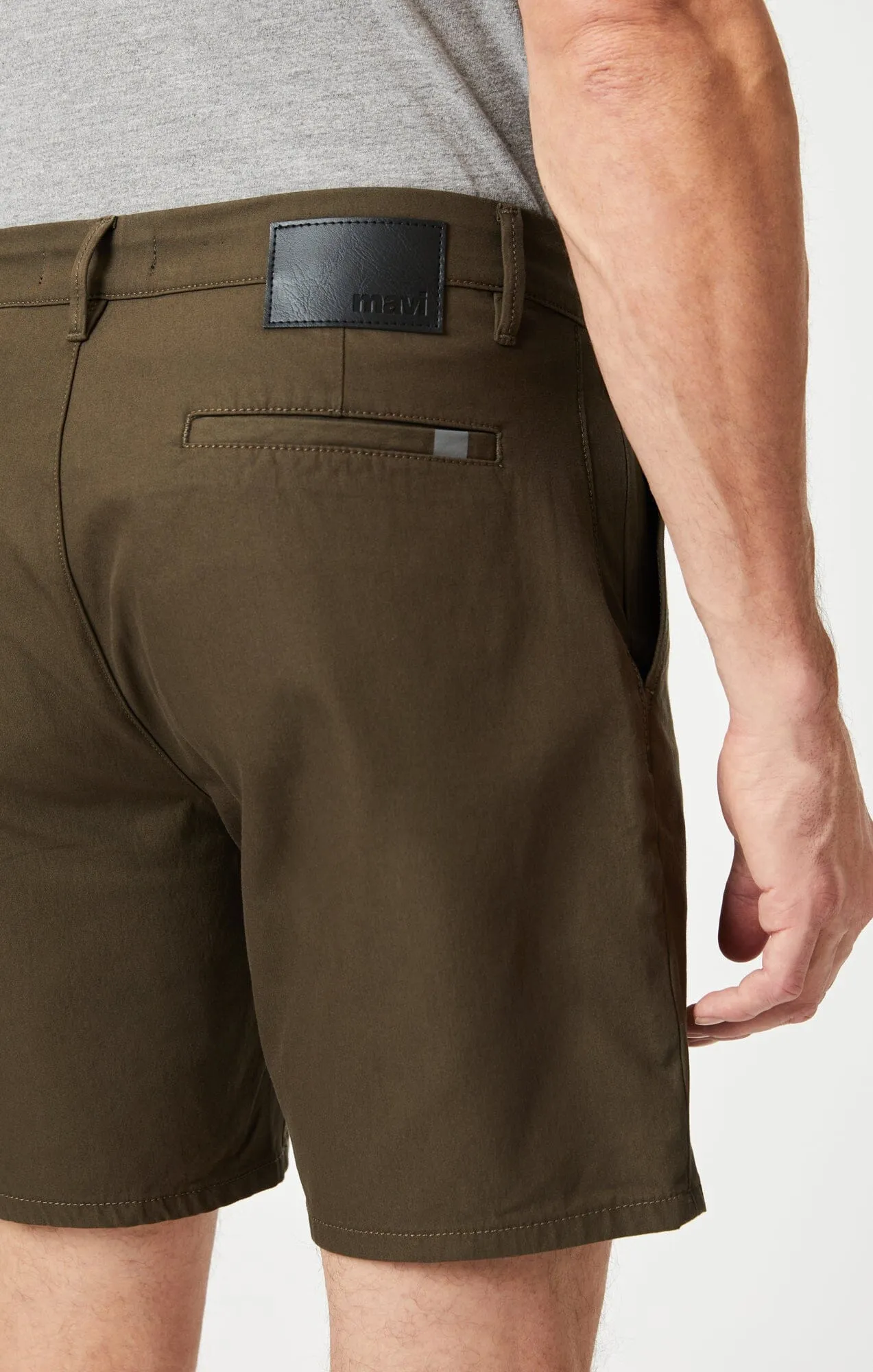 DARREN CHINO SHORTS IN KHAKI TRUE MOVE